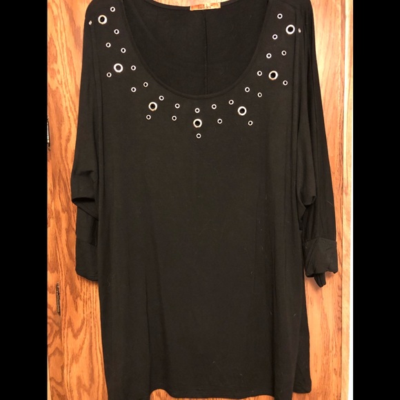 Belldini Tops - Belldini Sz 2x Black With Silver Grommets Top